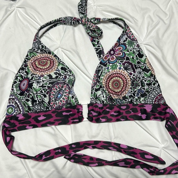 Swimsuit Top - Picture 1 of 5